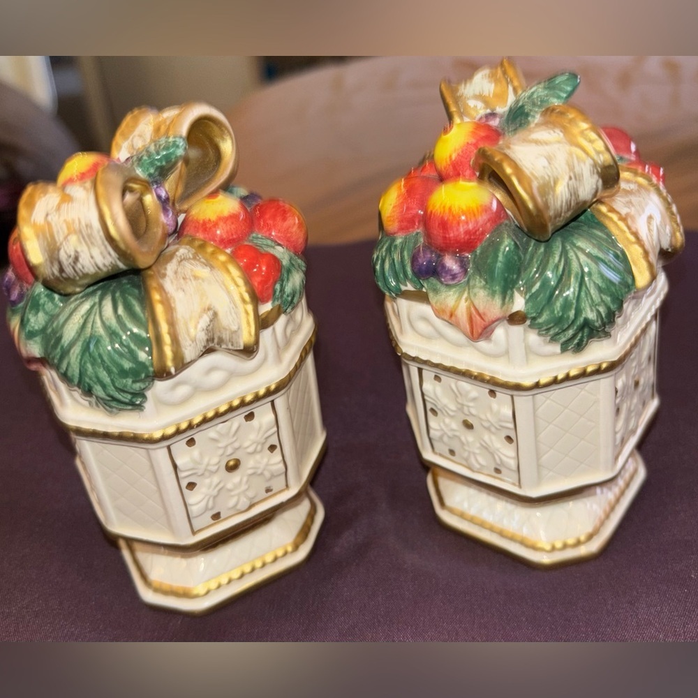 Vintage 1990’s Fitz & Floyd Salt & Pepper Shakers Snowy Woods Collection